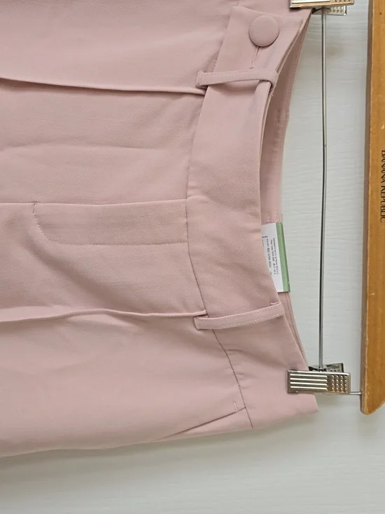 Mid-Rise Wide Leg Pleated Trousers in Soft Pink - Picture 3 of 4